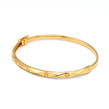 Real Gold Embossed Screw Twisted Bangle GZJCT3323 - (SIZE 16) BA1551