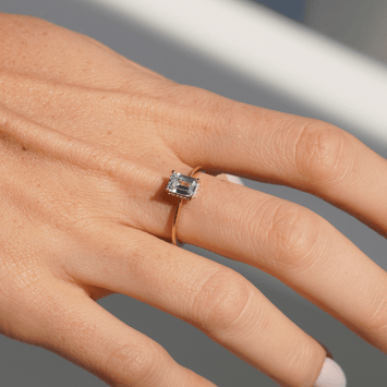 خاتم خطوبة وزواج بحجر جانبي مستطيل من الذهب الحقيقي  R2209 0206 (مقاس 8.5)